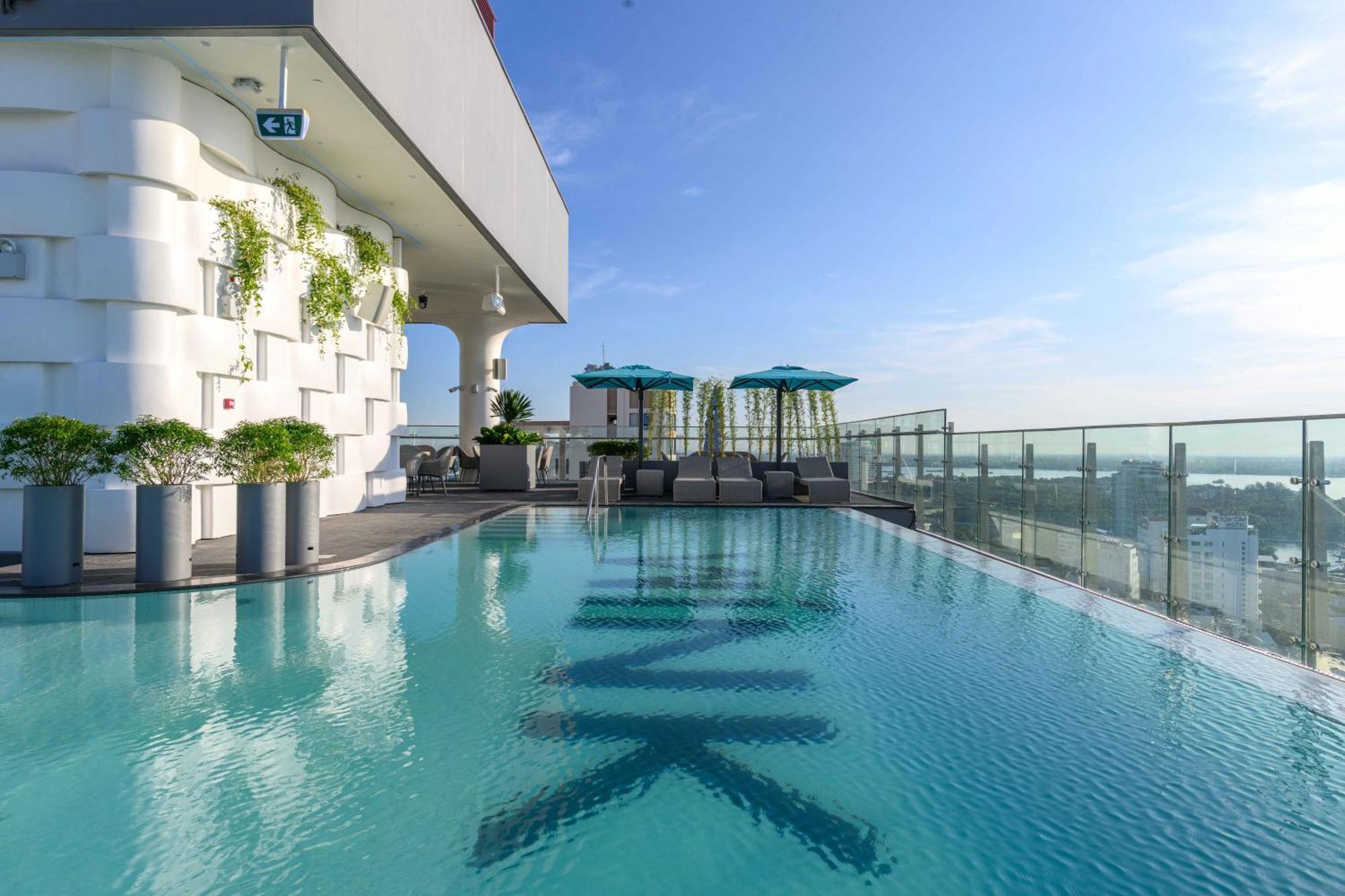 Khách sạn Wink Tho Ninh Kieu Wharf - 24hrs & Rooftop Pool Bar Cần Thơ