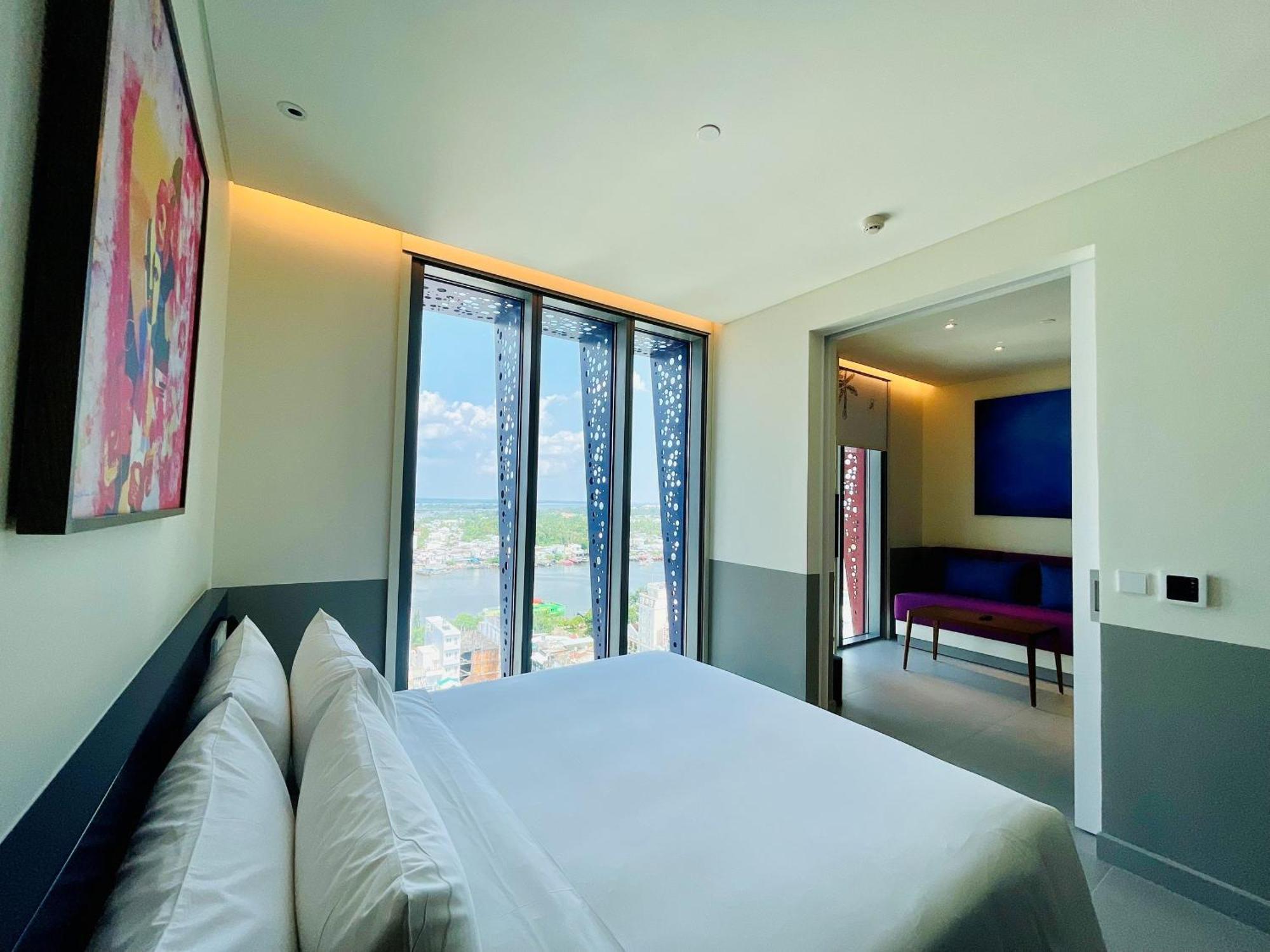 Wink Tho Ninh Kieu Wharf - 24hrs & Rooftop Pool Bar Khách sạn 5*